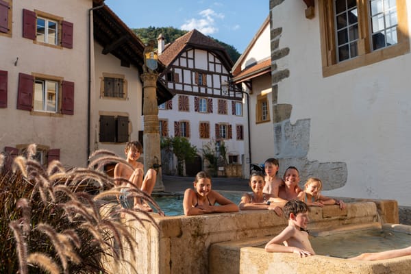 Day 37: Lake Neuchâtel Watersports, and Fountain Swims