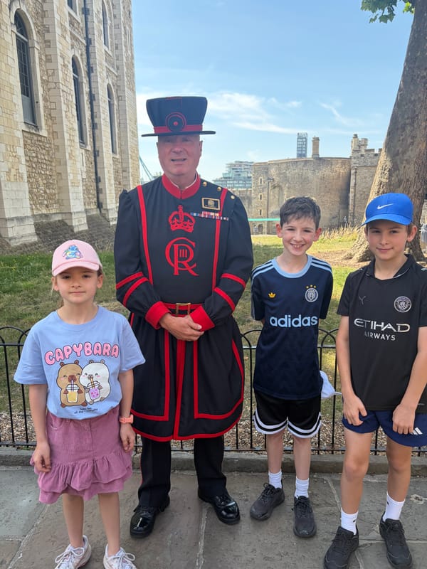 Day 10 & 11: Retail Therapy, Bloody Towers, and Beefeater Stories